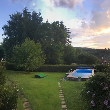 Family House With Pool In Kamenny Privoz, 30 Km From Prague, In Beautiful Nature Σπίτι διακοπών